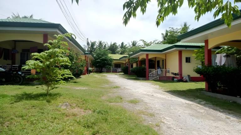 Vacation home with terrace & garden in Moalboal