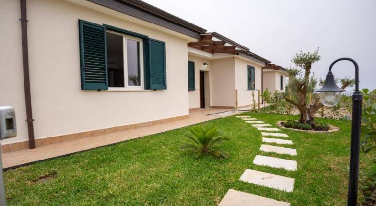 Villa with 2 rooms for 6 persons in Ascea