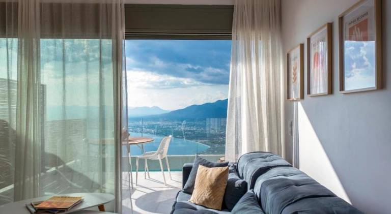 Holiday apartment with pool | Pets are welcome in Kalamata