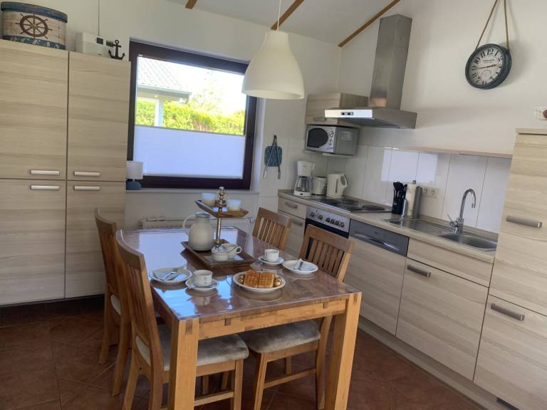 Vacation home with garden, grill & patio — photo 5