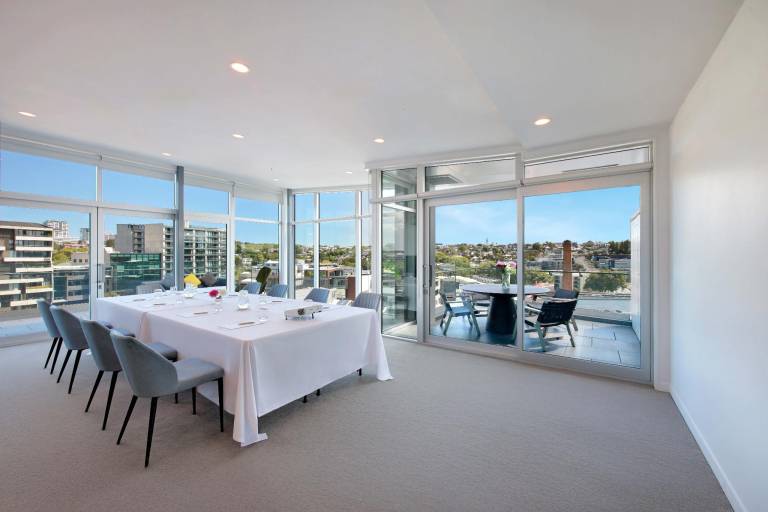 Serviced apartment with terrace & garden | Near Saint Patrick's Cathedral | Suitable for remote work | Pets allowed — photo 3