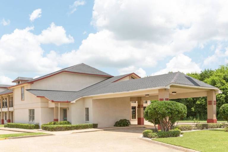 Super 8 by Wyndham Bossier City Shreveport Area