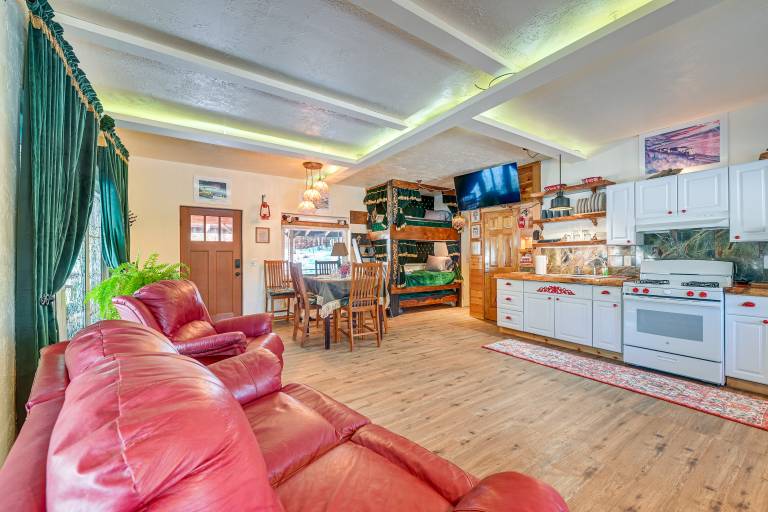 Cozy Kenai Abode w/ Private Deck: 5 Mi to Ocean! — photo 3