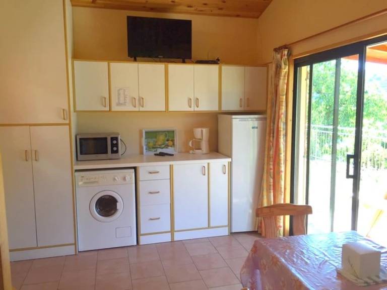 Camping suite with sauna, hot tub & grill — photo 5