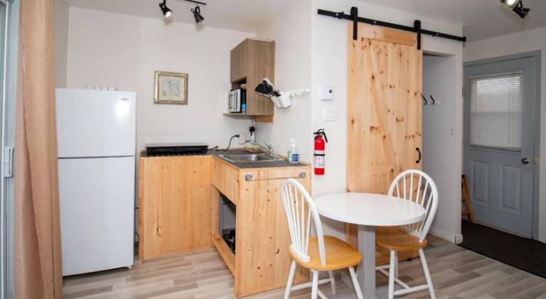 Pleasant chalet with barbecue & yard | Pets are welcome — photo 5
