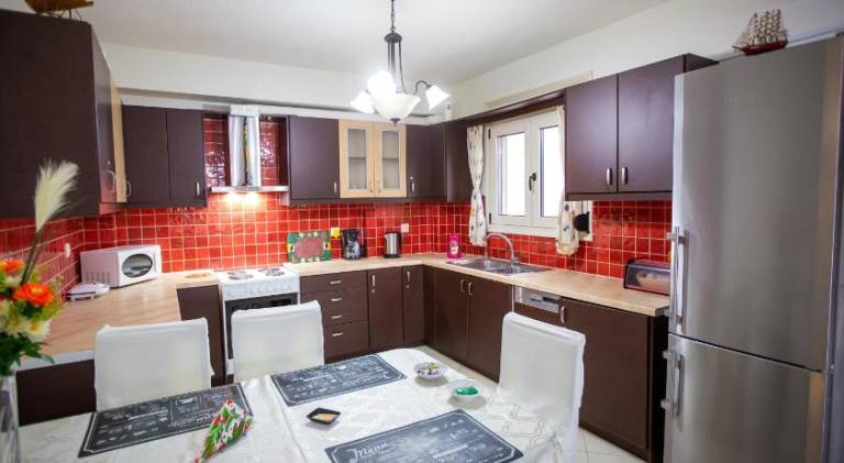 Fully equipped holiday apartment with terrace, yard & grill | Good for workation | Pet-friendly — photo 3