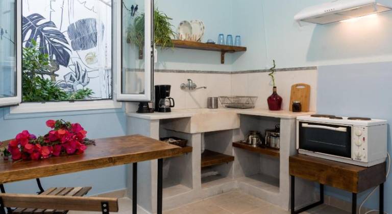 Serviced apartment with patio | Pets allowed — photo 4
