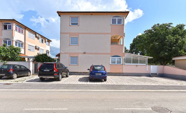 Apartment with BBQ — photo 3
