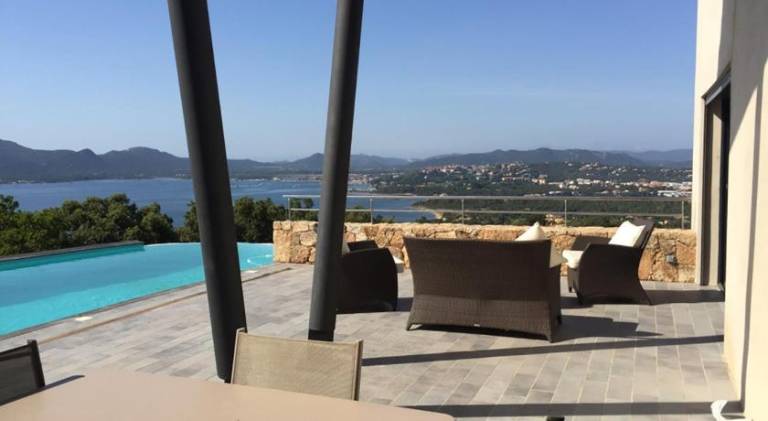 Ample villa with pool | Pets are welcome — photo 3
