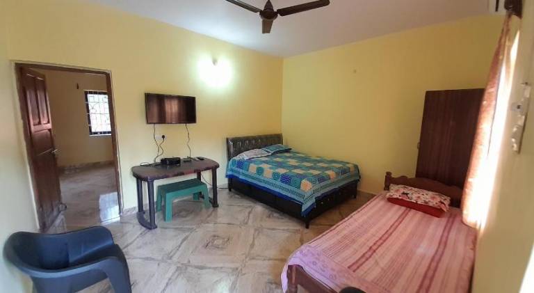 SelRost Guesthouse in Baga
