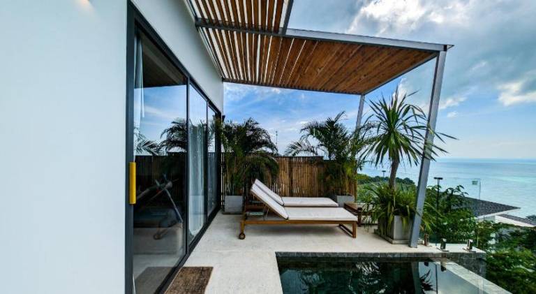 Villa with pool — photo 3