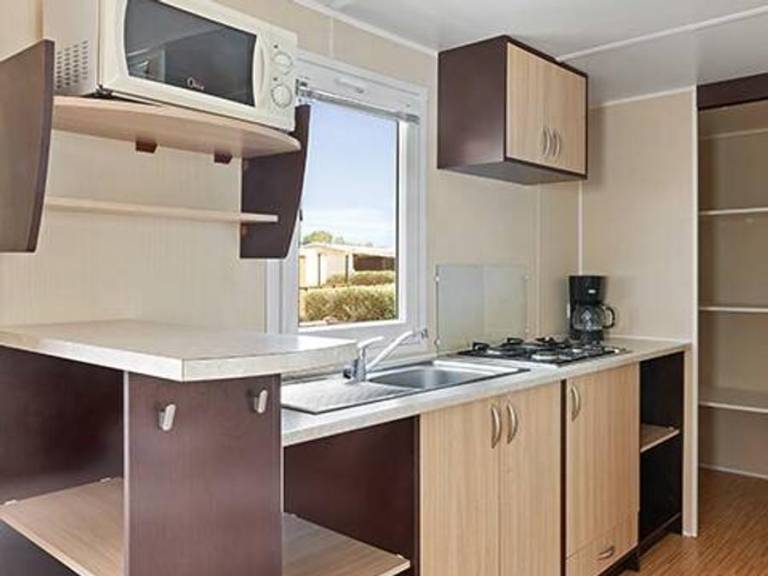 Mobile home with patio & heated pool — photo 5