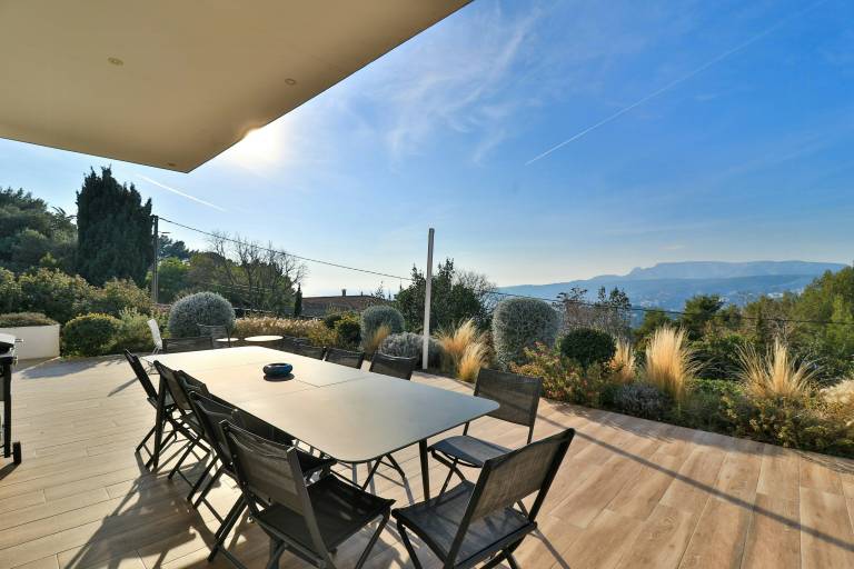 Child-friendly lovely house with yard, private pool & BBQ | Sea view | Pets allowed — photo 4