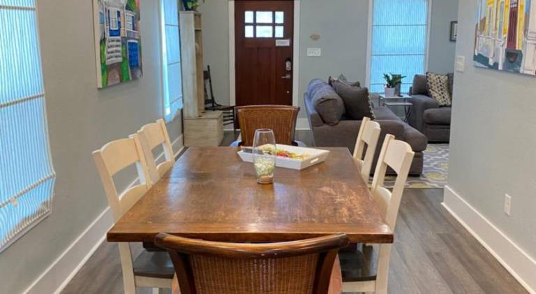 Vacation home with patio — photo 4
