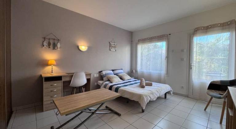 Pleasant apartment with yard | Beach nearby | Perfect for remote work | Dogs allowed — photo 2