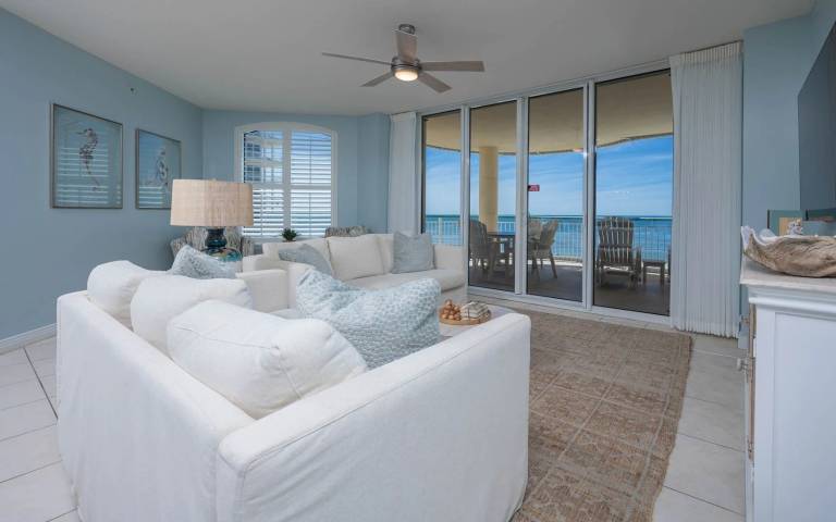 Condo  Dearing