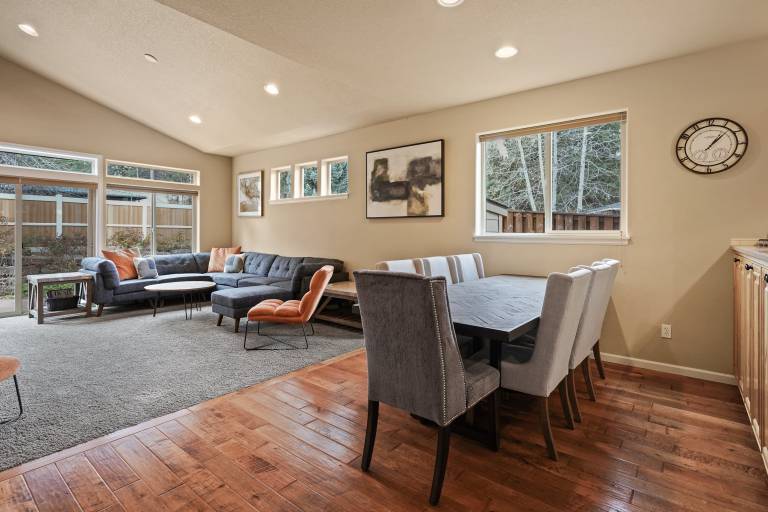 House with grill & pool in Bend, OR
