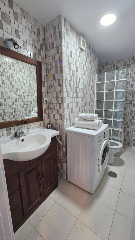 Rental apartment with patio & pool — photo 2