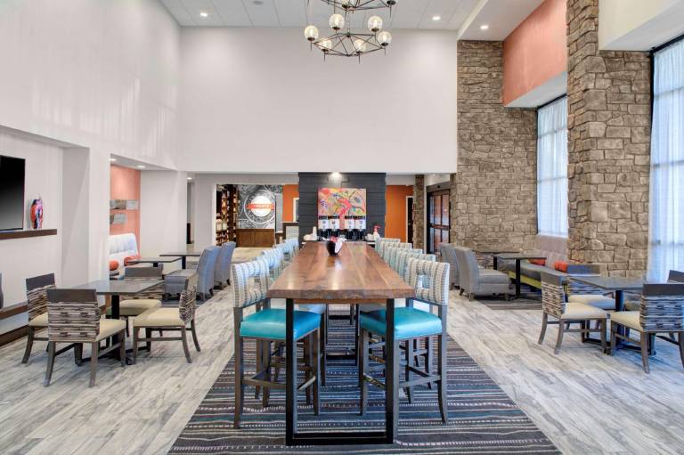 Hampton Inn & Suites Flagstaff East — photo 2