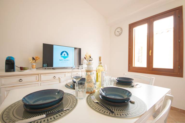 Family-oriented beautiful apartment with patio | Mountain view | Pets are welcome — photo 4