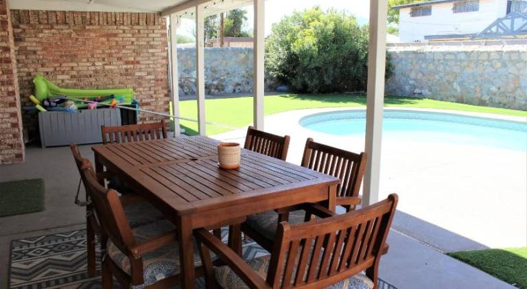 House with private pool & barbecue — photo 5