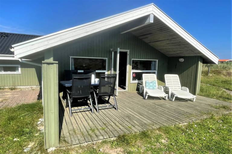 Fully equipped nice house with terrace & sauna | Close to the beach | Pets are welcome in Hvide Sande