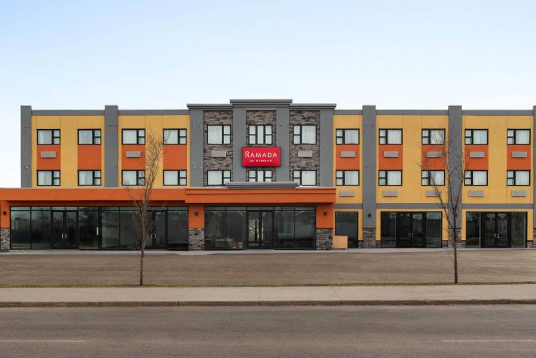 Ramada by Wyndham West Edmonton Hotel & Suites — photo 5