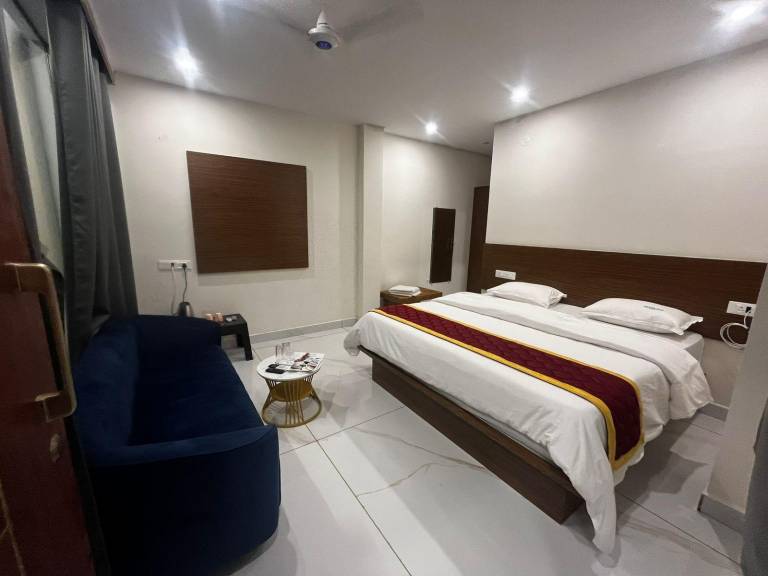 HOTEL SVR GRAND