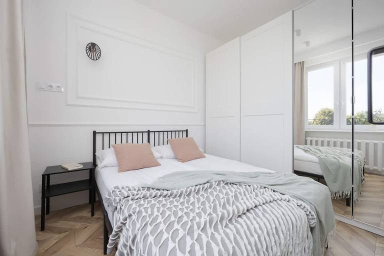 Popie uszki 13 Elegant Apartment Netflix — photo 2
