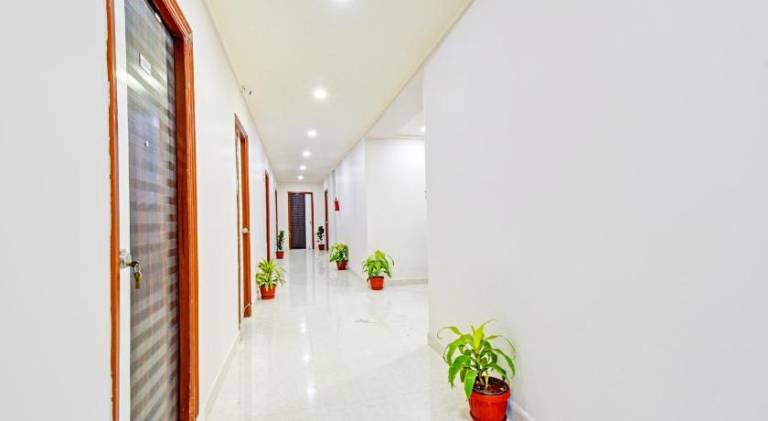 Super Townhouse OAK Santosh Nagar Hyderabad — photo 5