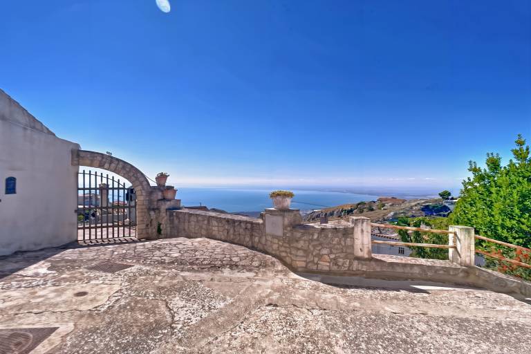Studio 'Al Torrione 1' with Sea View and Air Conditioning — photo 5