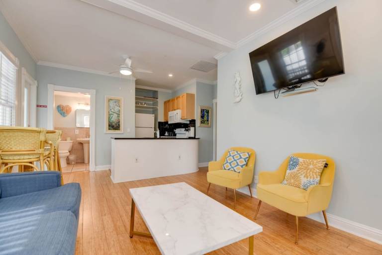 Poolside Suite by Brightwild Pvt Pool Parking — photo 2