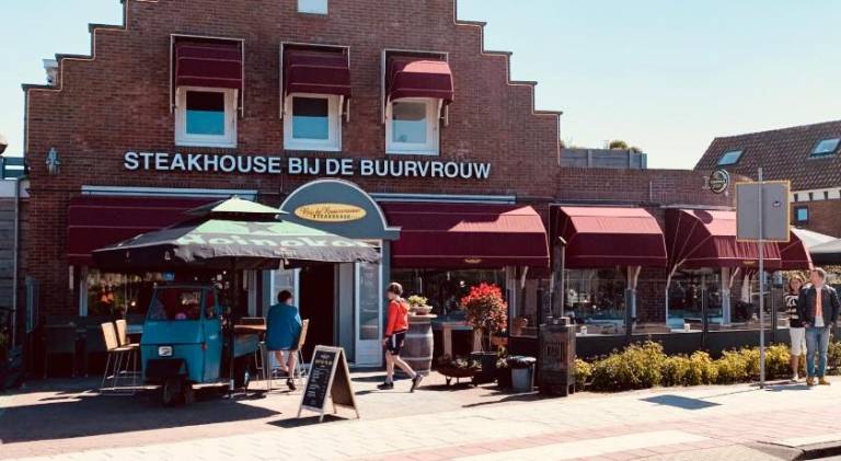 Slapen bij de Buurvrouw