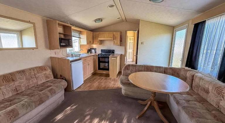 8 Berth Caravan For Hire At St Osyth Beach Holiday Park In Essex Ref 28026Fi — photo 5