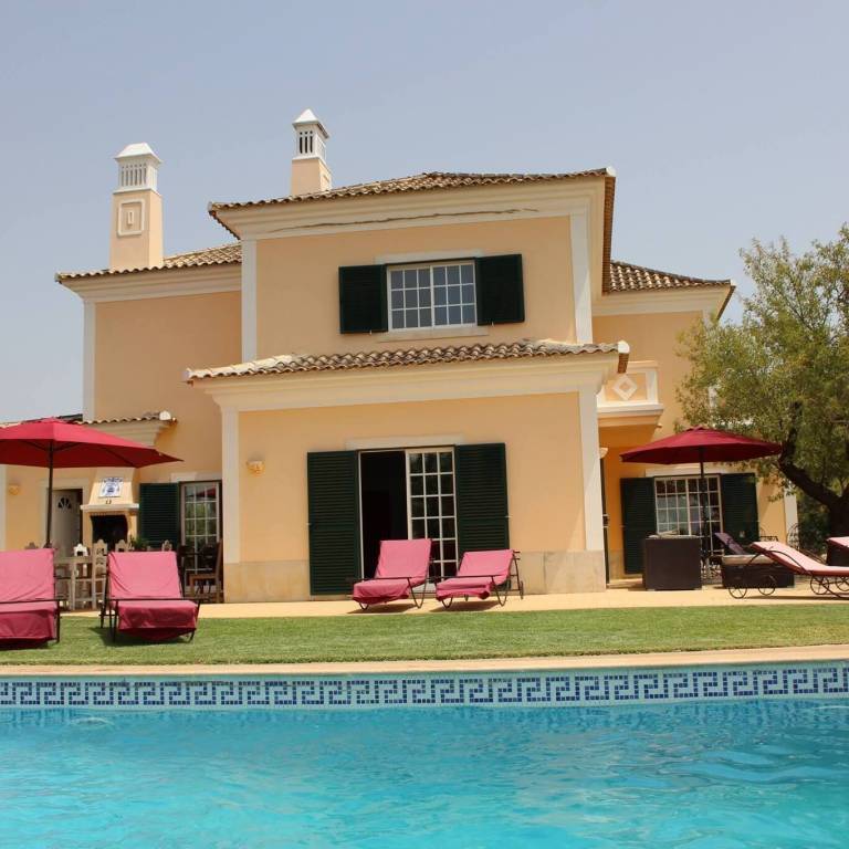 Villa  Quelfes