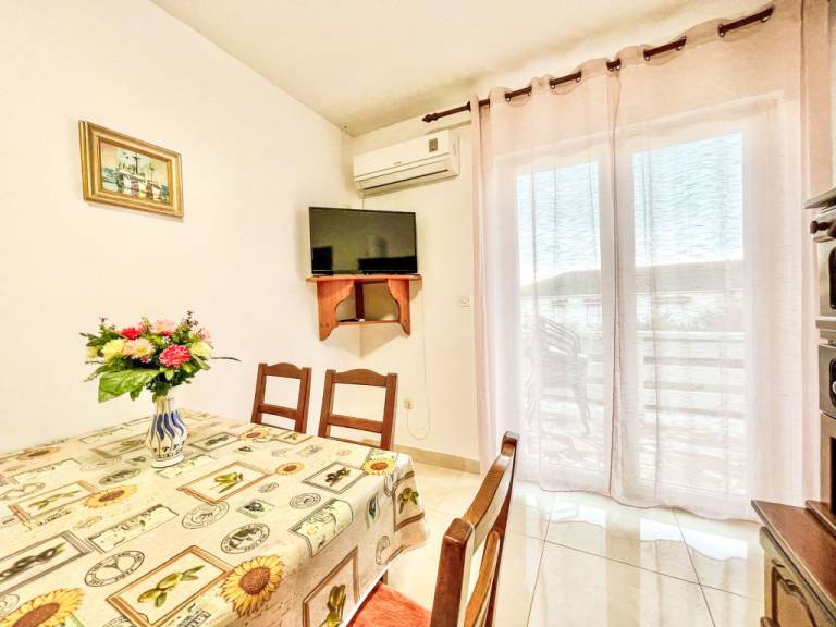 Apartament  Povljana