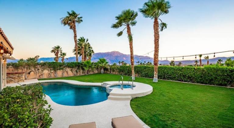 Fully equipped beautiful house with barbecue, garden & private pool | Perfect for remote work | Dogs allowed in Desert Hot Springs, CA