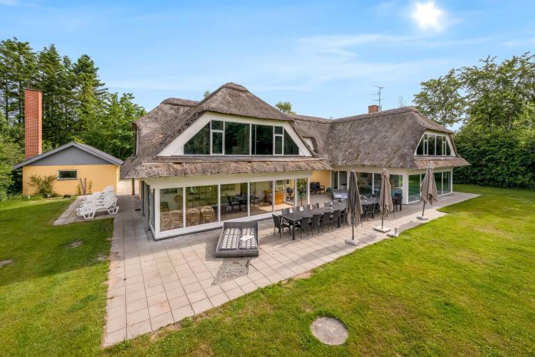 Children-friendly vacation home with hot tub, pool & sauna | Pet-friendly — photo 3