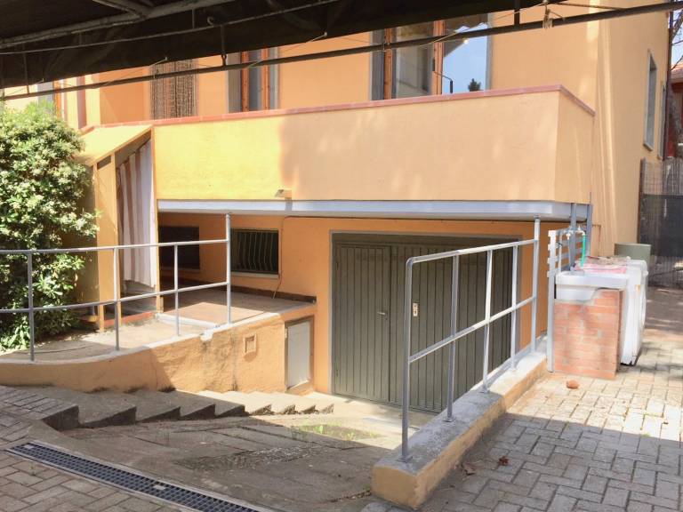 Rental apartment with patio — photo 3