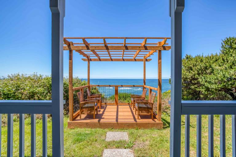 Surfrider Beach House — photo 2