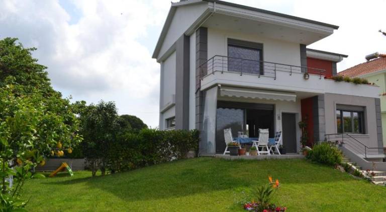 Villa Mitikas