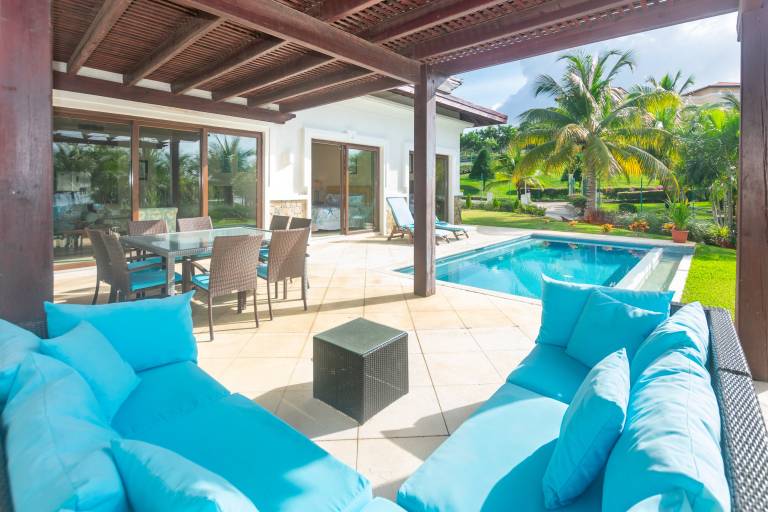 Child-friendly big vacation home with private pool, terrace & barbecue | Water view | Pets are welcome — photo 5