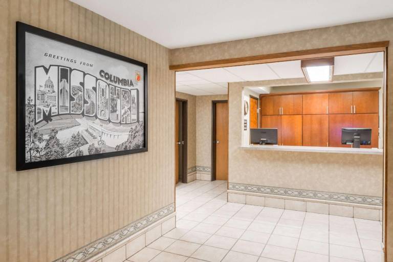 Super 8 By Wyndham Columbia Clark Lane — photo 4