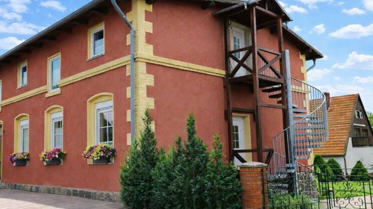 Ferienwohnung mit Terrasse und Garten
