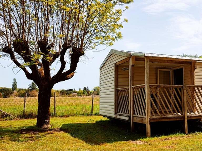 Mobile home with heated pool & patio — photo 4