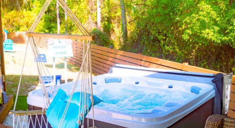 Pleasant vacation home with pool & hot tub | Pets allowed — photo 3