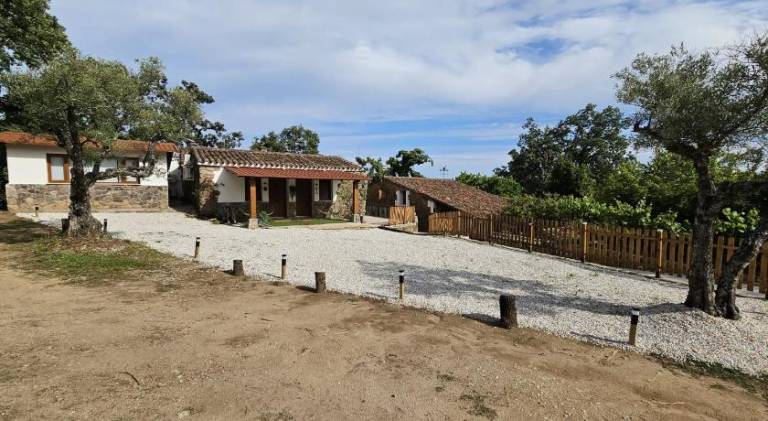 Holiday apartment with patio, private pool & yard | Pets are welcome in Ávila
