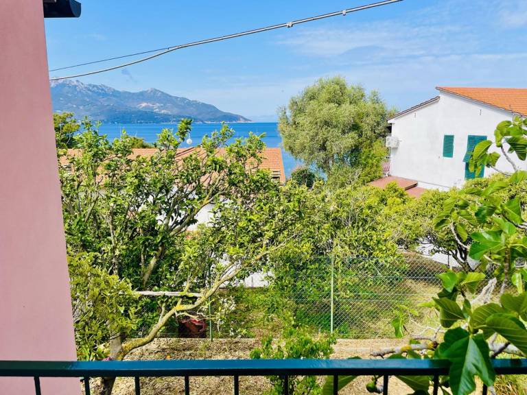 Holiday apartment with terrace & garden — photo 5