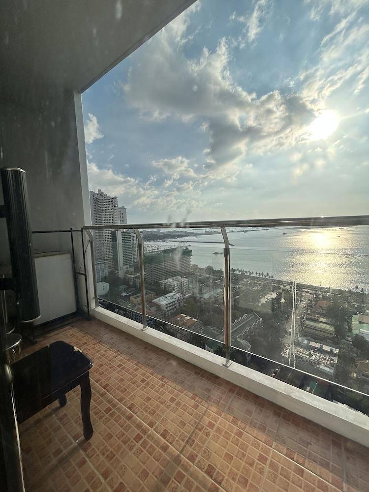 Manila Lee - Malate Bayview Mansion — photo 4