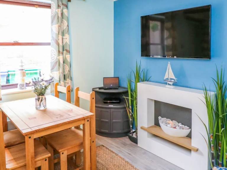 Cottage with garden | River view — photo 2